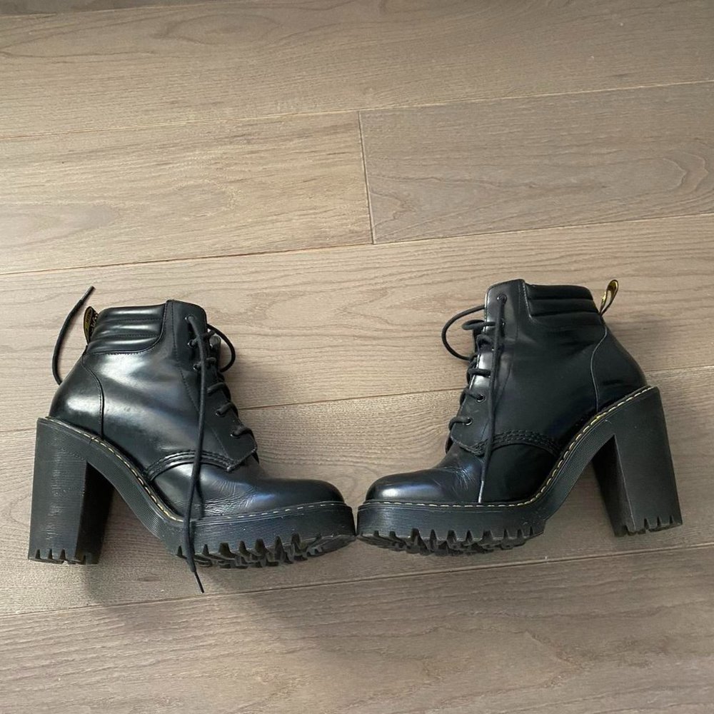 Averil Dr Martens ankle boots